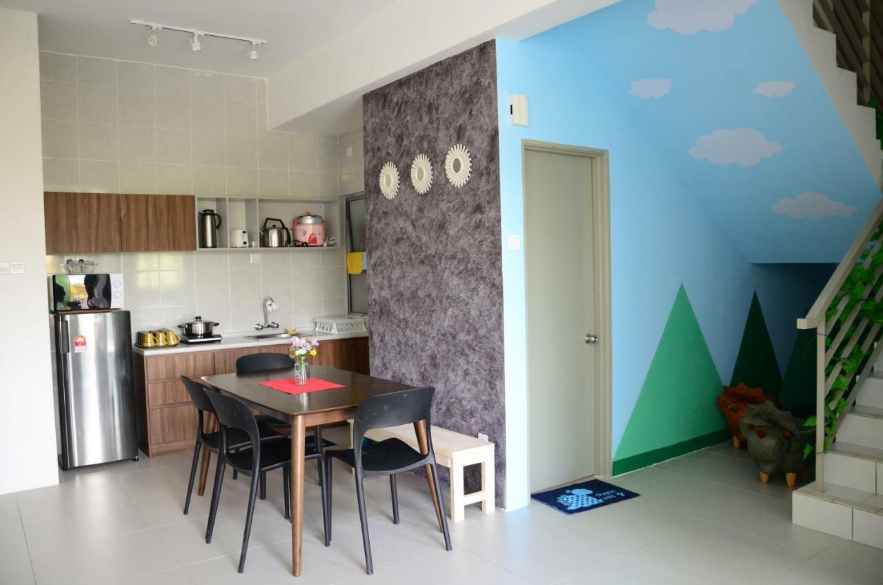 The Woodz Thematic Homestay - Cameron Highlands Golden Hills Night Market Exterior photo